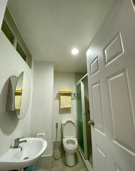 The Nearest Studio From Mactanairport With Disney+ Lapu-Lapu City Exterior foto